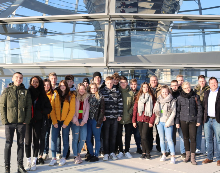 Dollinger-Realschule erkundet das politische Berlin